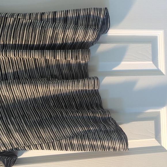 Short sleeve pocket knit blazer Size 2 / Large - Picture 8 of 11